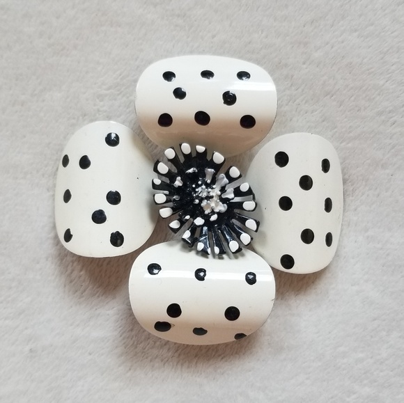 🌻SOLD🌻Vintage Flower Enamel Brooch - Picture 4 of 6